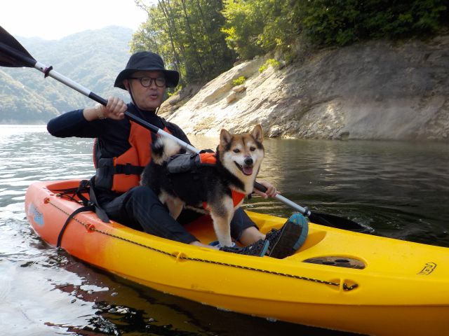 笑顔で記念撮影!写真は体験後にメールでお送りします。スマホ用防水ケースをお貸ししますので、ご自身でも撮影可です。