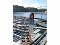 海からアコヤ貝を上げて記念撮影