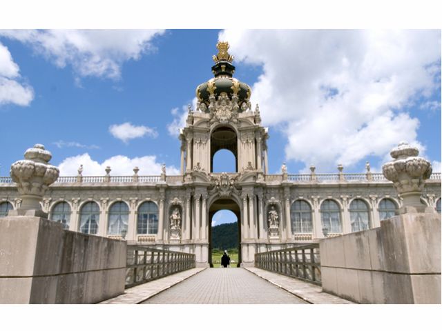 ヨーロッパの宮殿のようなフォトジェニックな建物!ツヴィンガー宮殿