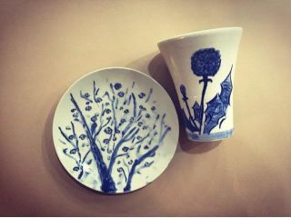 絵付け 青い絵の具でお好きな器へ描きオリジナル作品をづくり 1個制作 初心者でも安心 コロナ対策実施 女性 カップルにおすすめ 梅田の陶芸教室 九里房 じゃらん遊び体験 絵付け 青い絵の具でお好きな器へ描きオリジナル作品をづくり 1個制作 初心者でも安心 コロナ対策実施 女性 カップルにおすすめ 梅田の陶芸教室 九里房 じゃらん遊び体験