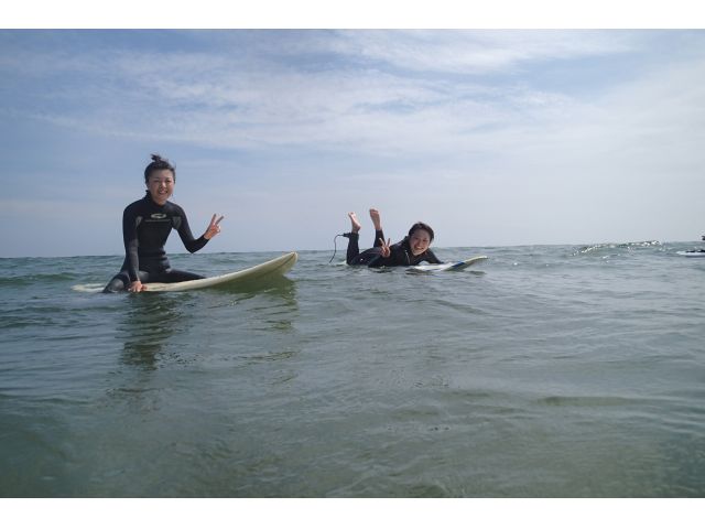 だんだんと波にも慣れてきました♪余裕のポーズでパシャリ。