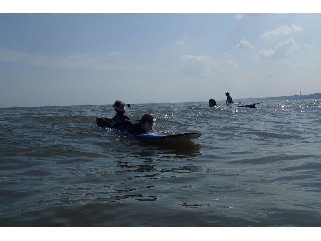 インストラクターが海上で声をかけながら、タイミングをサポートしてくれるから安心◎