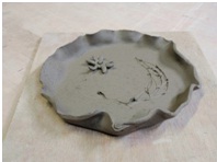 小学生のお子様も、お皿やコップなどを楽しく作成♪