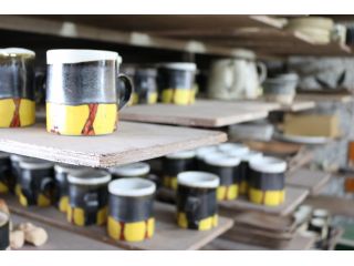 「皆空窯」は2005年放送のドラマ「優しい時間」の舞台として実名で登場しています。ドラマのなかで拓郎(二宮和也)が作ったマグカップをあなたも作ってみませんか