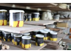 「皆空窯」は2005年放送のドラマ「優しい時間」の舞台として実名で登場しています。ドラマのなかで拓郎(二宮和也)が作ったマグカップをあなたも作ってみませんか