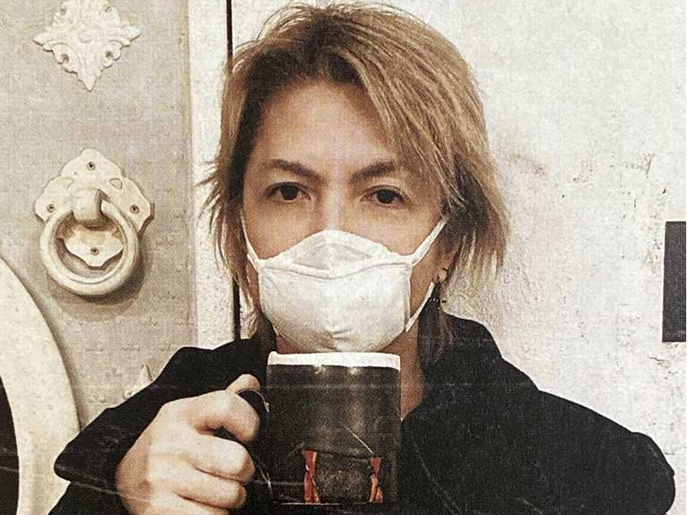 hyde氏と、作成いただいたマグカップ