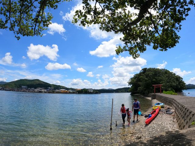 無人の浜で磯遊び!!箱眼鏡で何が見えるかな〜