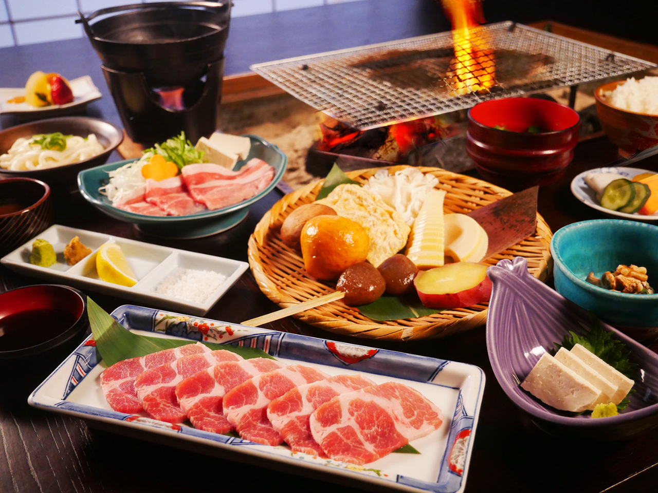 【昼食付き日帰りプラン】能登豚いろり炭火焼きランチ&客室個室休憩7時間【貸切風呂...