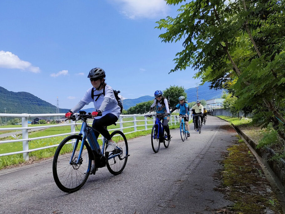 【プロガイド同行】金沢サイクリング半日ツアー!スポーツ電動バイクのE-bike自...