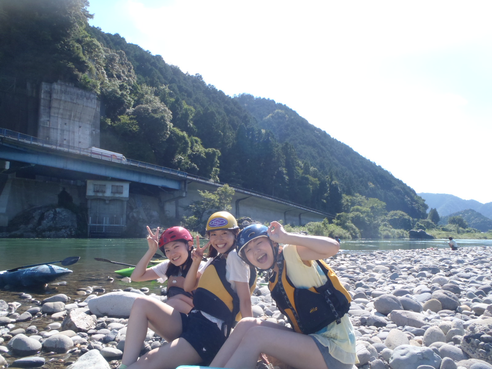 河原でちょっと一息^^