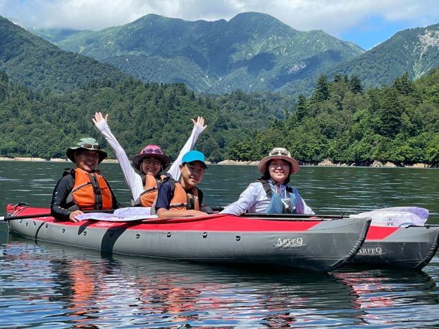 利根川最上流部に位置する奥利根湖。この先は誰もすんでいない場所。歩いたり車では行けない場所へ漕ぎ進もう!
