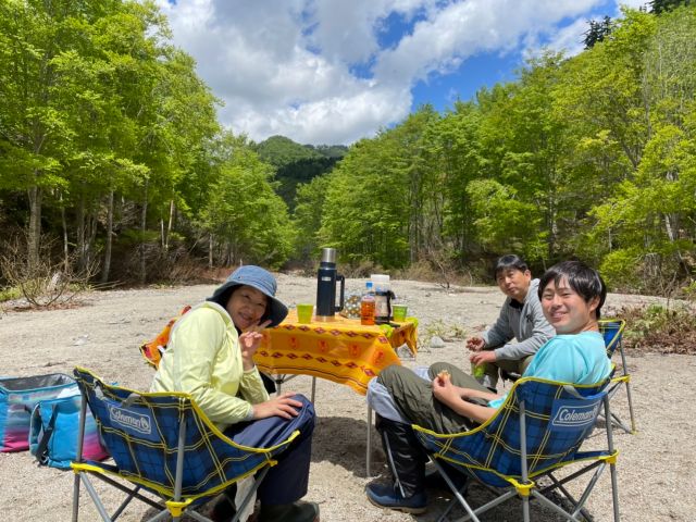 自然をテーブルに家族や仲間とのランチタイムも格別!!帰りたくなくなっちゃう時間です。