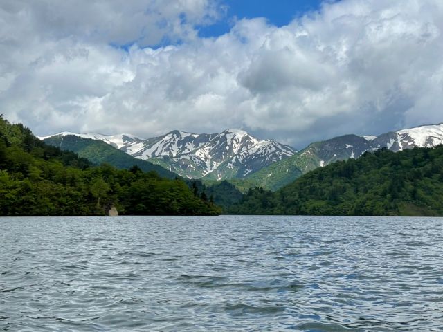 別名リトルカナダと呼ばれる「奥利根湖」カヌーで漕いだ人だけが味わえるとっておきの場所を一緒に楽しみましょう!