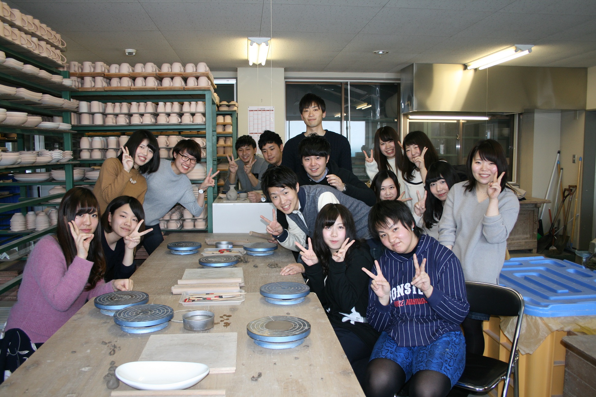 大勢で楽しめる 北海道で一番古い窯元に教えてもらおう 初心者でも安心 こぶ志陶芸体験 約2時間 8名以上 33名 こぶ志陶苑 こぶ志窯 じゃらん 遊び体験 大勢で楽しめる 北海道で一番古い窯元に教えてもらおう 初心者でも安心 こぶ志陶芸体験 約2時間 8名以上 33名 こぶ志陶苑 こぶ志窯 じゃらん 遊び体験