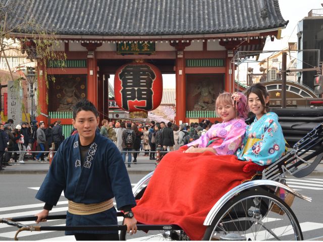 来年もまた浅草で遊ぼうね♪ 人力車最高ーー!!