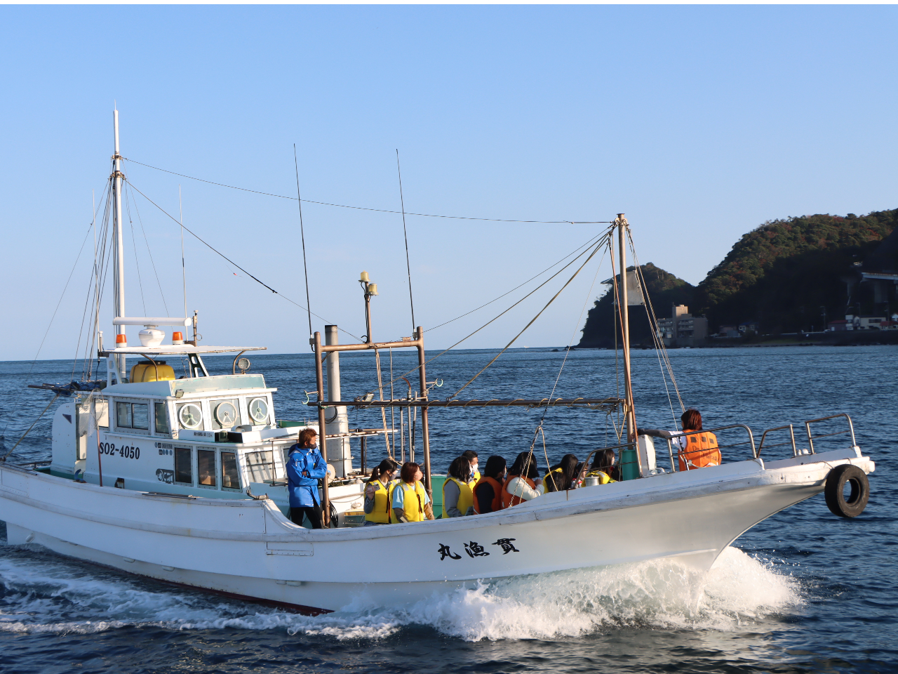 漁師さんの船で乗船体験♪※自社ボートの場合あり。
