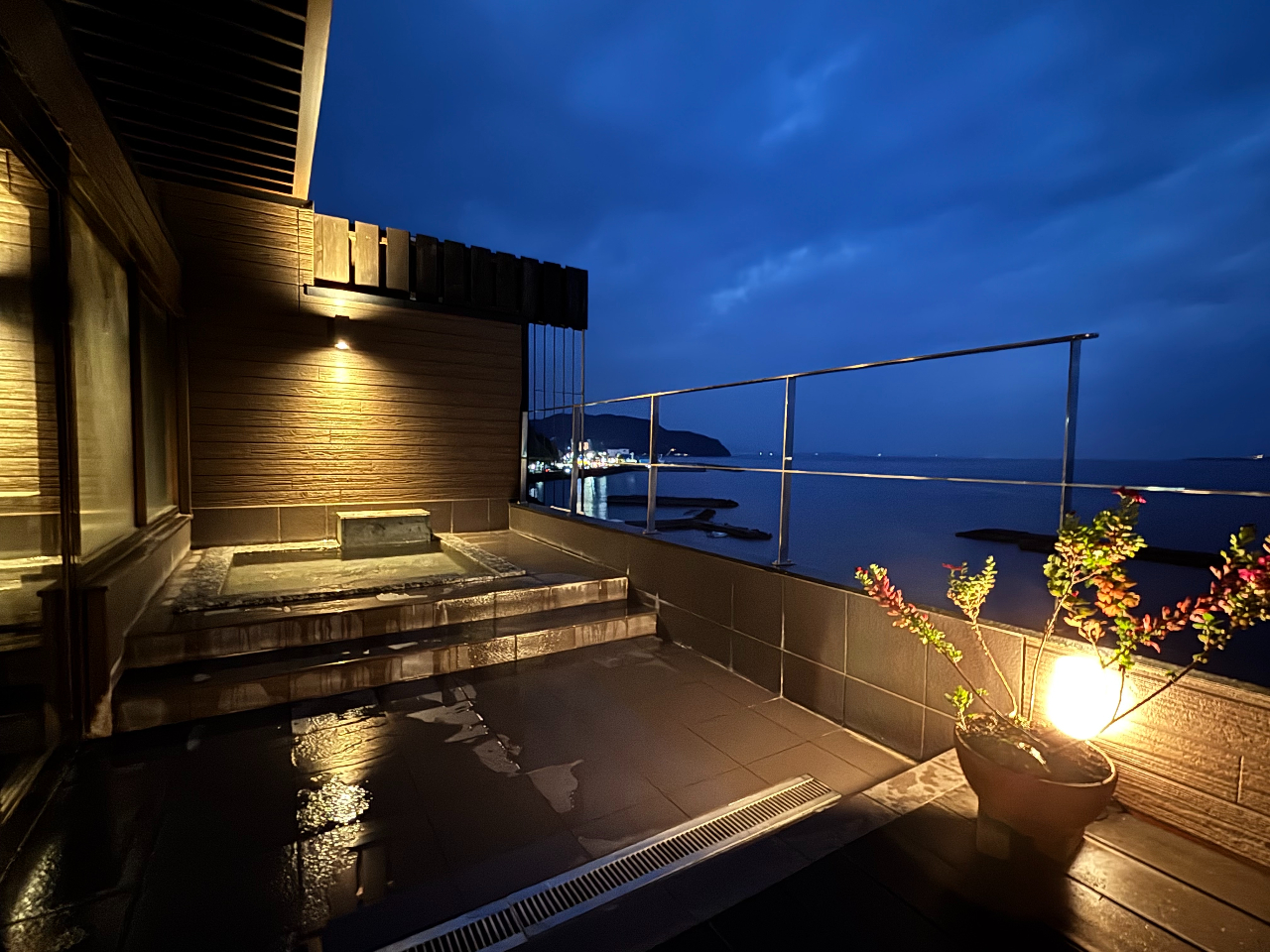 伊東駅より徒歩3分☆貸切露天風呂】◇相模湾が一望できる♪最上階