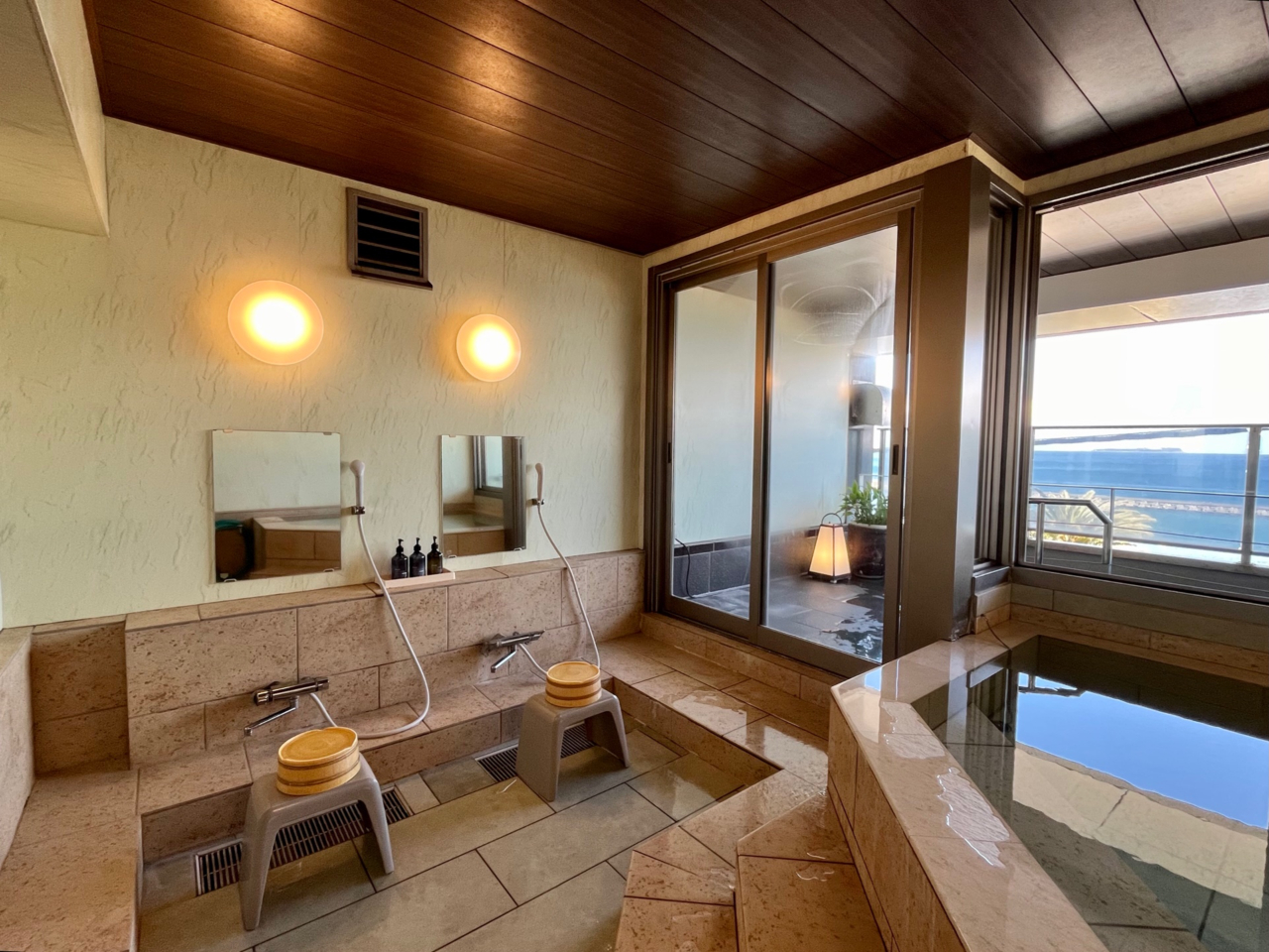 伊東駅より徒歩3分☆貸切露天風呂】◇相模湾が一望できる♪ぐんじょう