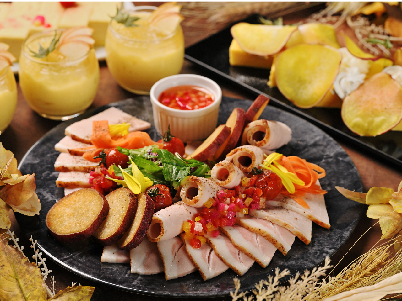 合鴨のスモーク薩摩芋のオレンジマリネ添え