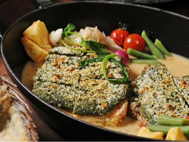 近江鶏のディアブル風 秋野菜添え