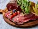 低温で柔らかく仕上げた牛肉のロースト 3種のソース