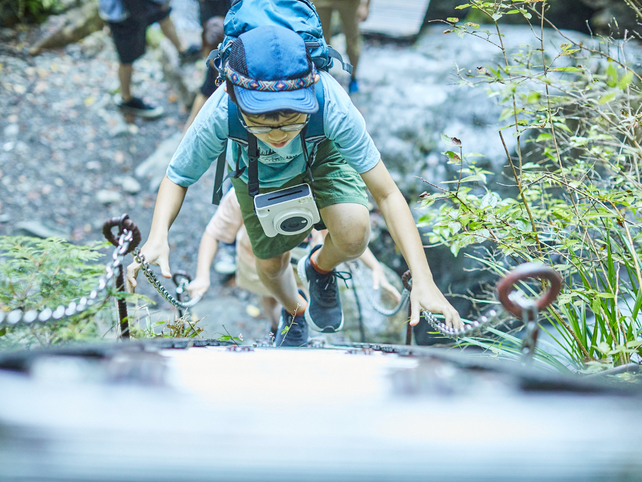 ܊Ђ炭RTBTƂNNݒ̒ŁAqǂ擪ɗĐił܂B