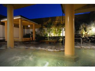 開放的な雰囲気の屋上露天風呂、良質な温泉をゆっくりと満喫してください。