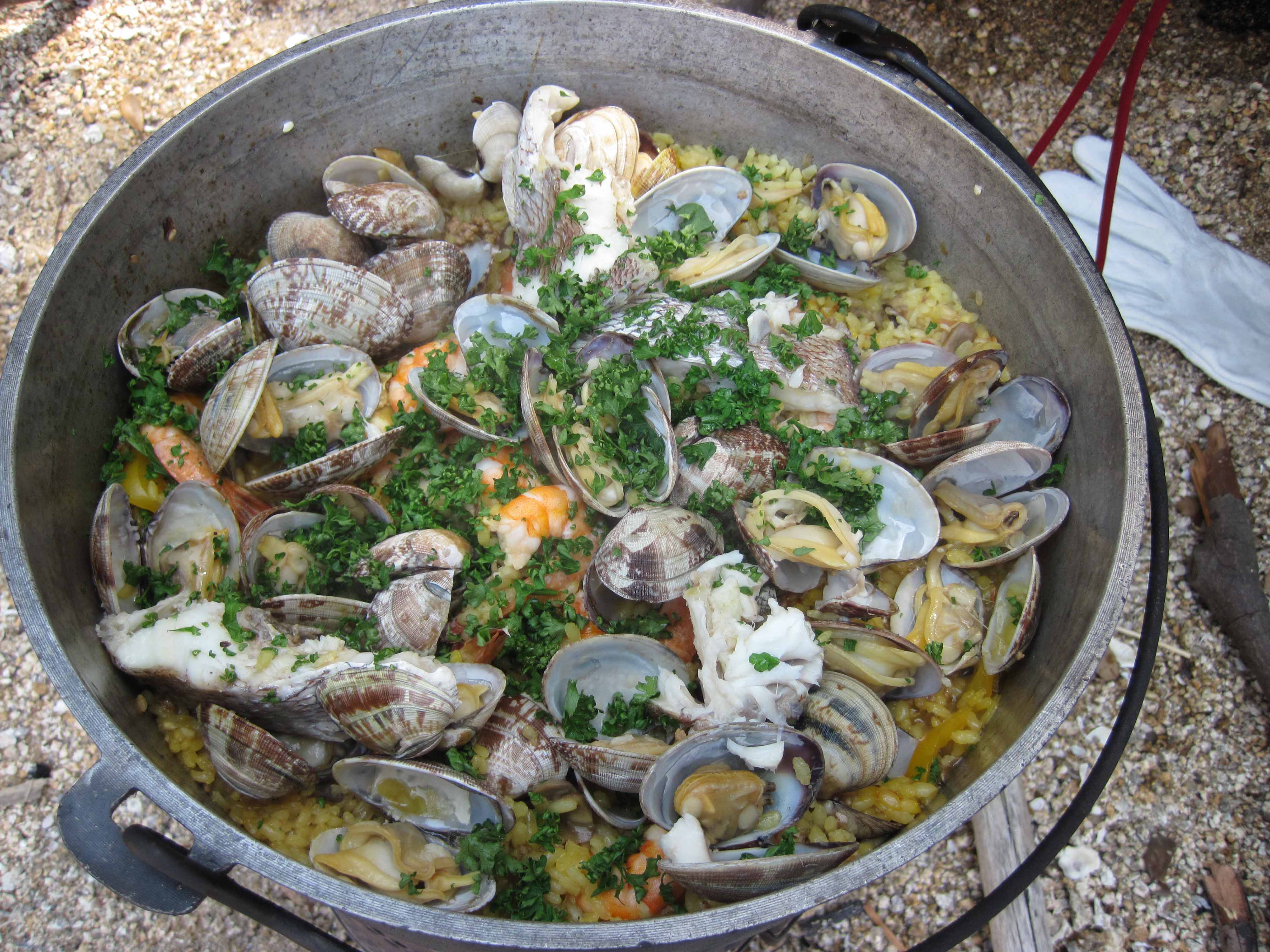 5人以上なら、豪華にこんな海鮮を使った料理もたのしめますよ!