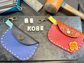 可愛いおむすび型小物入れ 縫うことなく、カシメでトントン留めていくおもしろ体験です