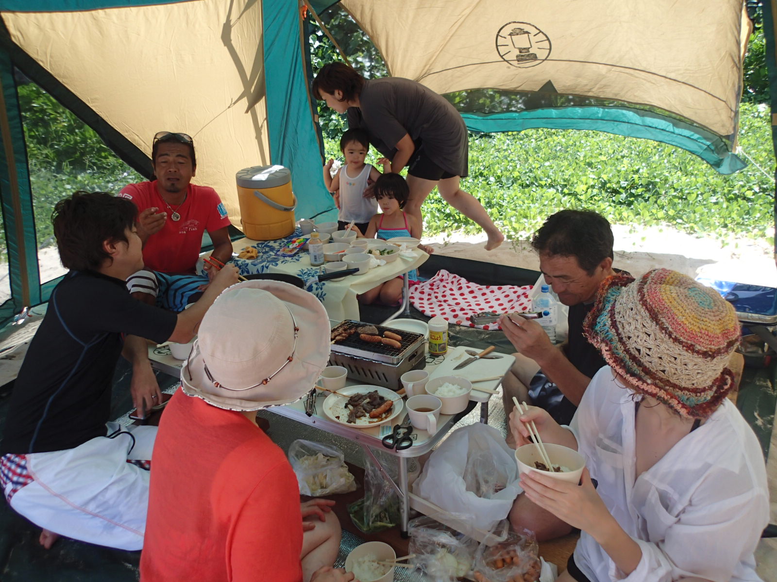 A\[Z[WA؁AĂȂǎނLxɐHނpӂĂ܂