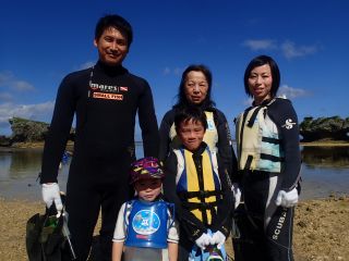青い空と青い海、シュノーケリングスタート♪