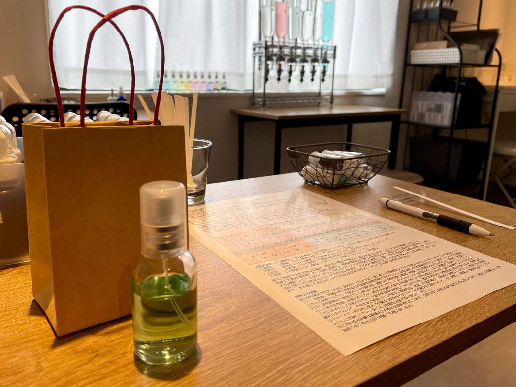 香水に任意で色を付けて完成