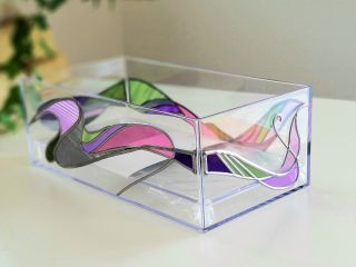 ティッシュケース デザインは各種ご用意、フィルムの色もたくさんの中から自由に選択できます。