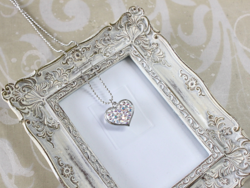 キラキラネックレスで女子力UP!!