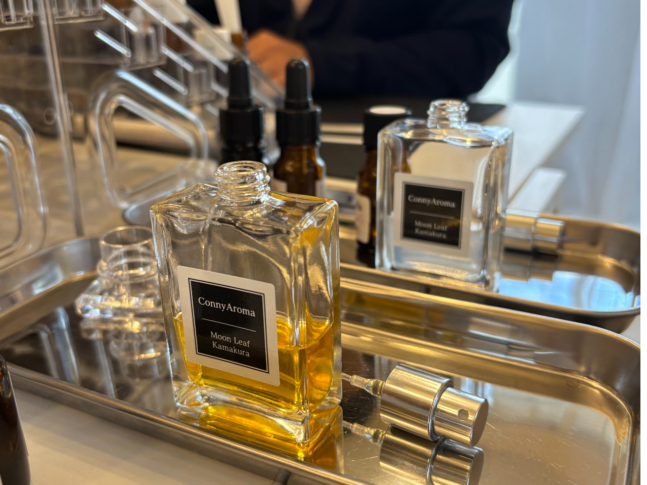 ���R�̐F���_��I