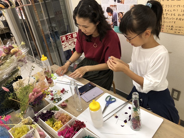 親子で楽しくハーバリウム体験