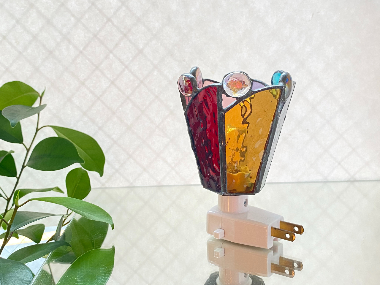 カットした色ガラスから自分の好きなガラスをチョイス!