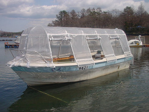 毎日、魚群探知機でチェックし、ベストポイントまで案内いたします。