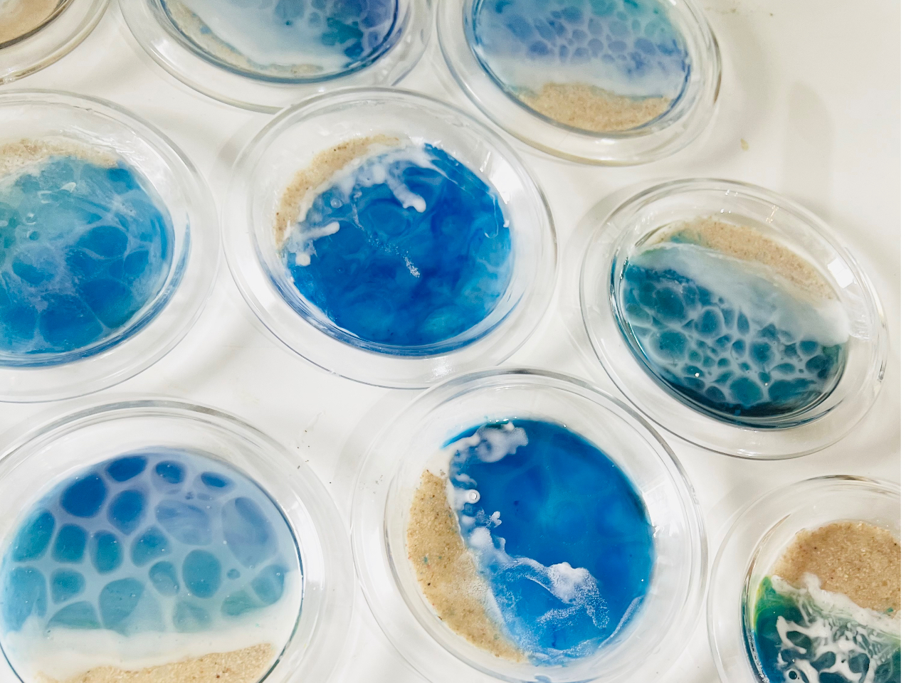 コースターの中に自分だけの海作り