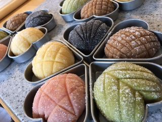 ハート型のメロンパン(5種類)