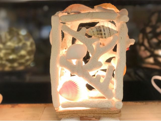 サンゴランプ作り体験お洒落度 満足度100パーセント 石垣島 じゃらん限定 手作りランプを貝殻でデコレーション カップル ファミリー 女性 琉球まぶやー 雑貨と手作り工房 じゃらん遊び体験 サンゴランプ作り体験お洒落度 満足度100パーセント 石垣島 じゃらん限定 手作りランプを貝殻でデコレーション カップル ファミリー 女性 琉球まぶやー 雑貨と手作り工房 じゃらん遊び体験