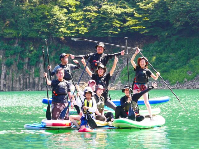 SUPを組み上げると何人でも乗れちゃいます!