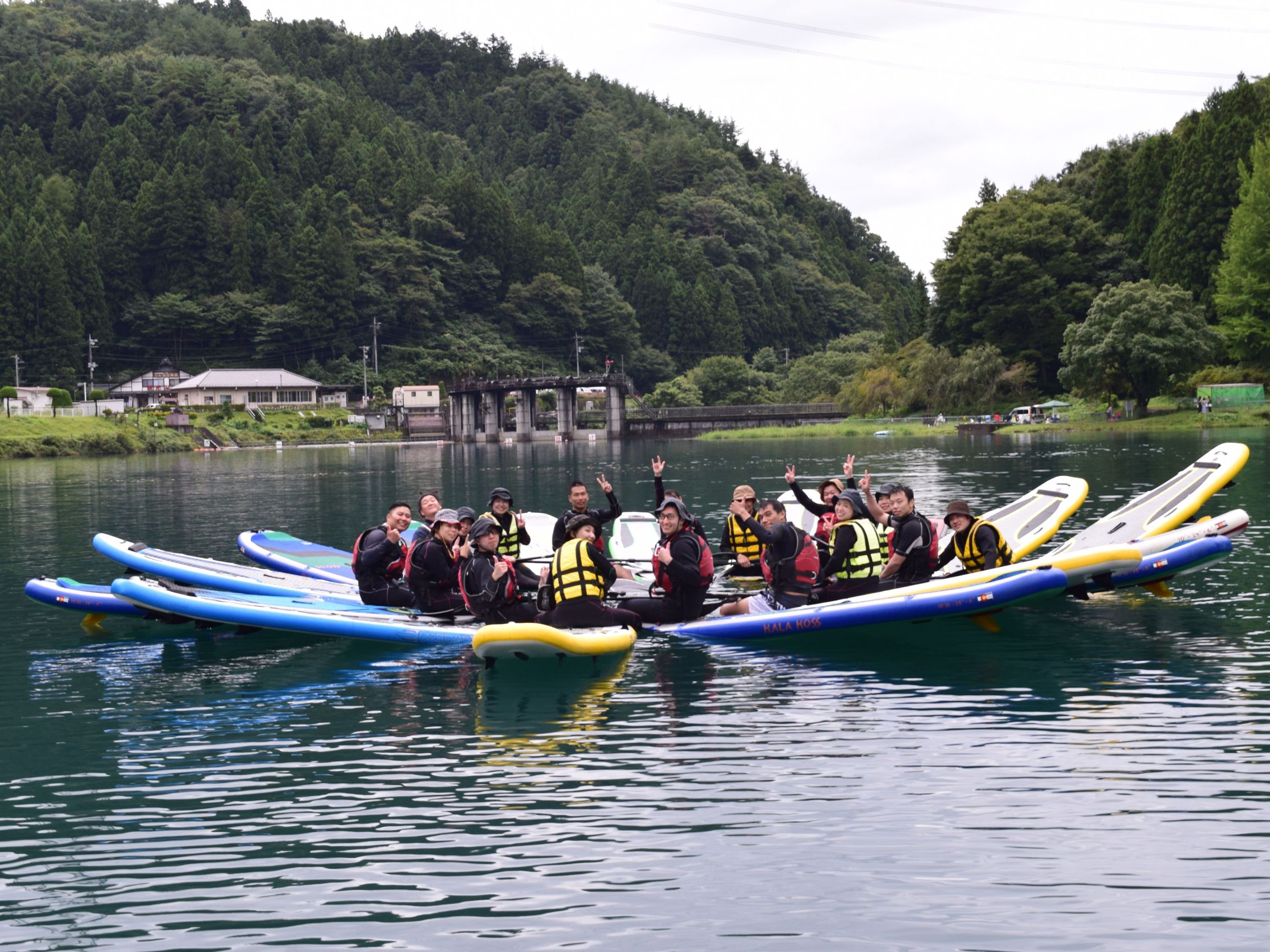 みんなで四万湖に大輪の花を咲かせましょう☆