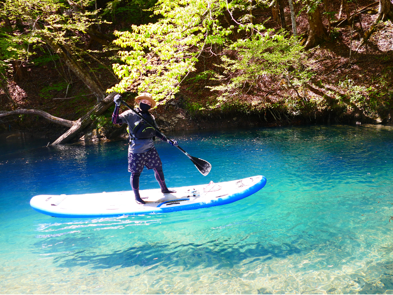 天気の良い日の午前中が特に綺麗な四万ブルーになります☆