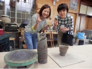みんなで楽しく陶芸体験♪