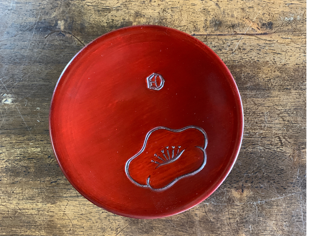 オプションで伝統的な鎌倉彫の漆を20回塗った乾口(ひくち)塗りで仕上げることもできます。塗り代、送料込み税込4950円。納期3ヶ月後。