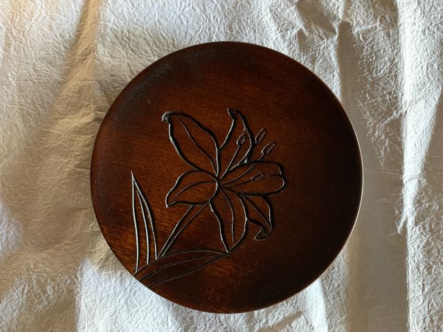 受講者の作品例。漆を6回塗り染み込ませて3週間後にお届けします。