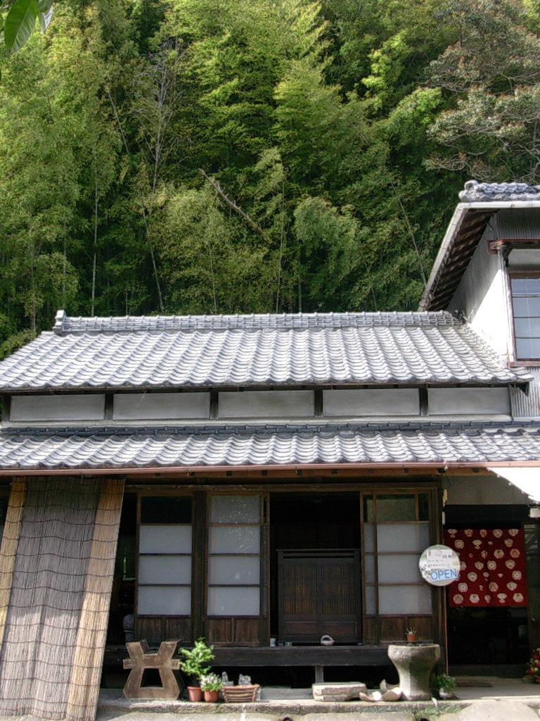 ɌĂꂽƉH[ɂĂ܂BA܂킩ɂꏊɂ܂A̐A|̗t̉ȂǁAy݂B