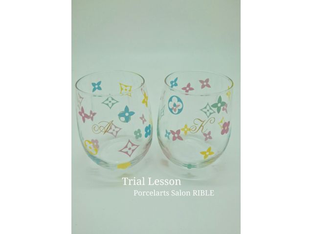 ガラスカップ2個セット。イニシャルも入れられます。