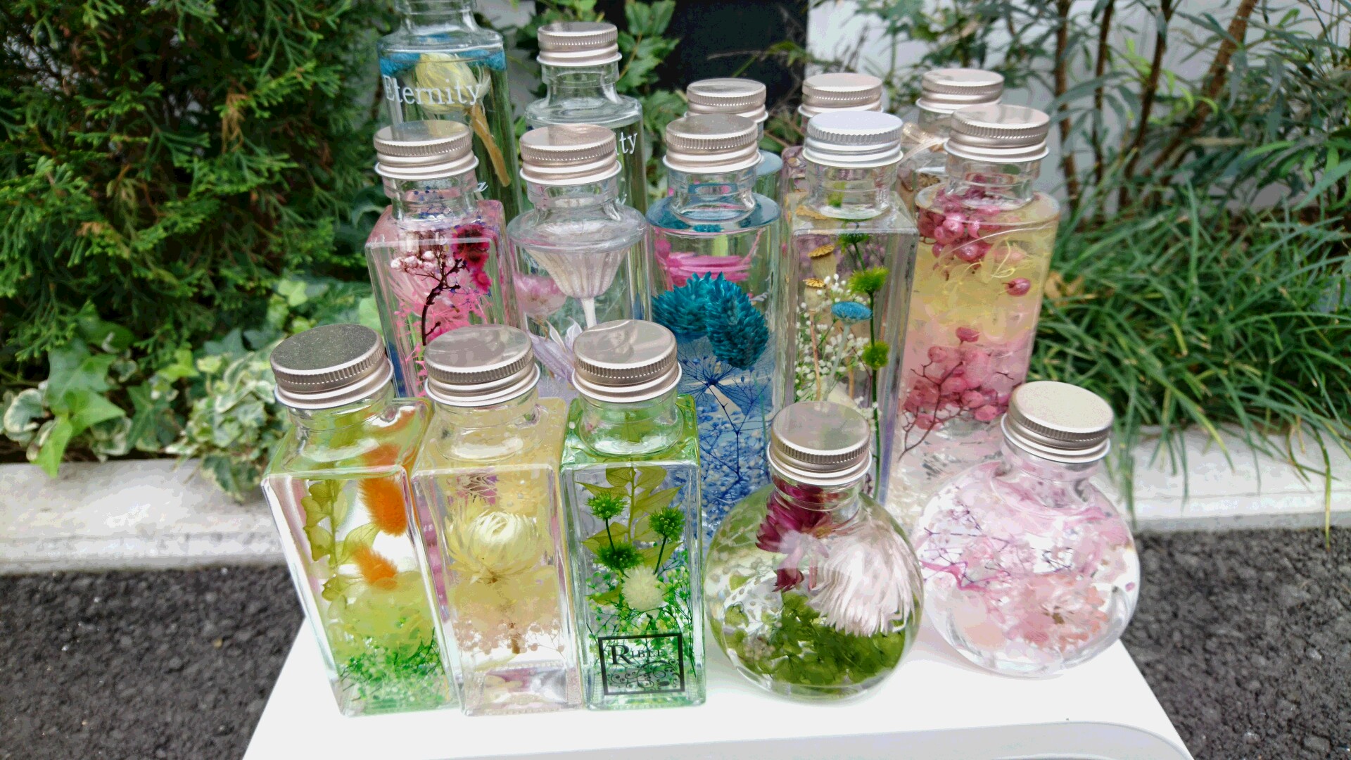 ピンク 緑 水色 黄色などなど 色々組み合わせて下さいね。